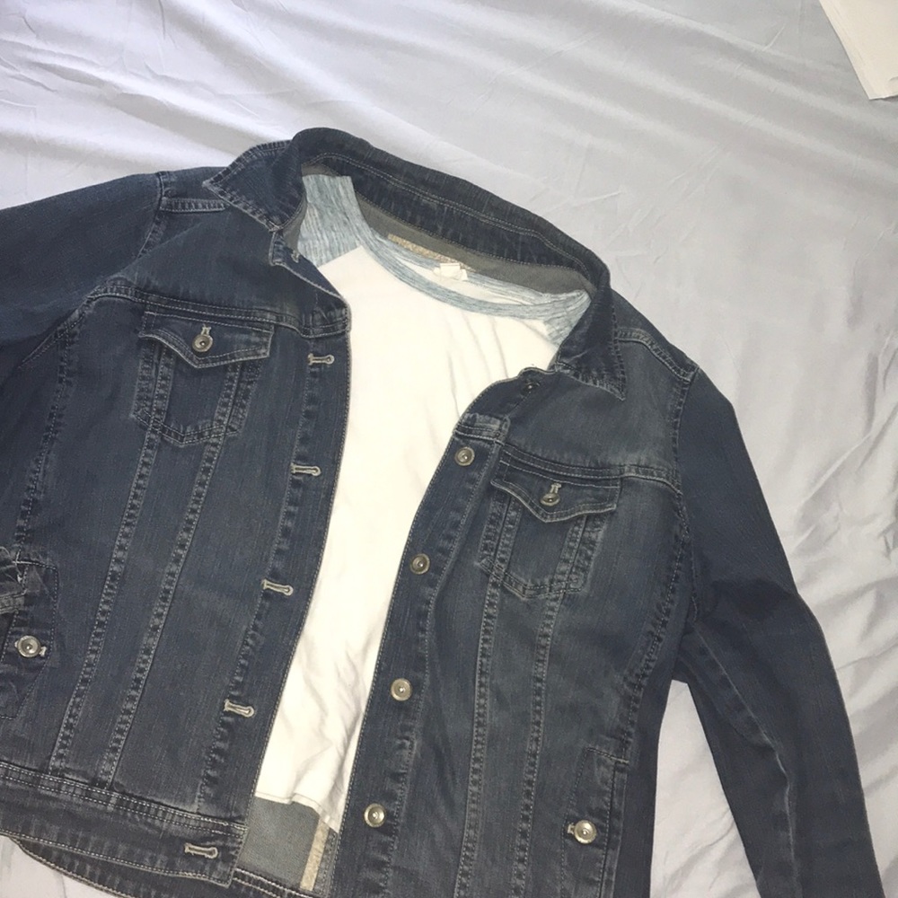 Detailed jean jacket😍